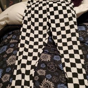 I checkerboard leggings size 11 to 13